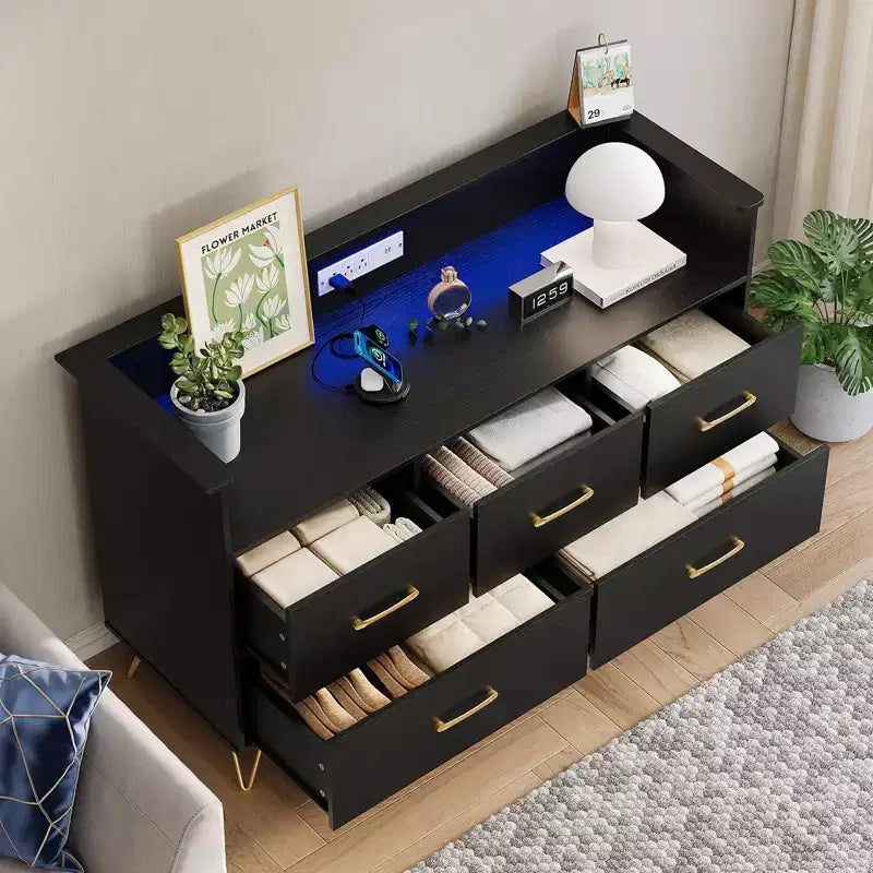 Commode de chambre, commode de 120 cm de large avec lumières LED, station de charge et 5 tiroirs coulissants, armoire de rangement moderne en bois