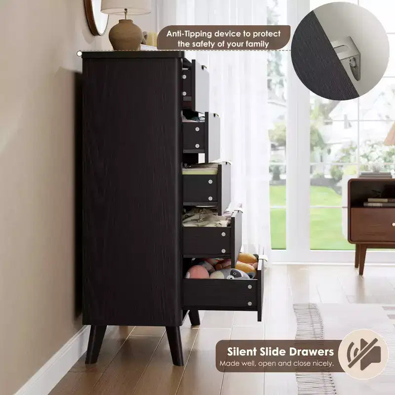 Commode cannelée pour chambre à coucher avec 5 tiroirs profonds, chiffonnier de 120 cm de haut avec plateau en faux marbre, design à profil incurvé, commode moderne en bois