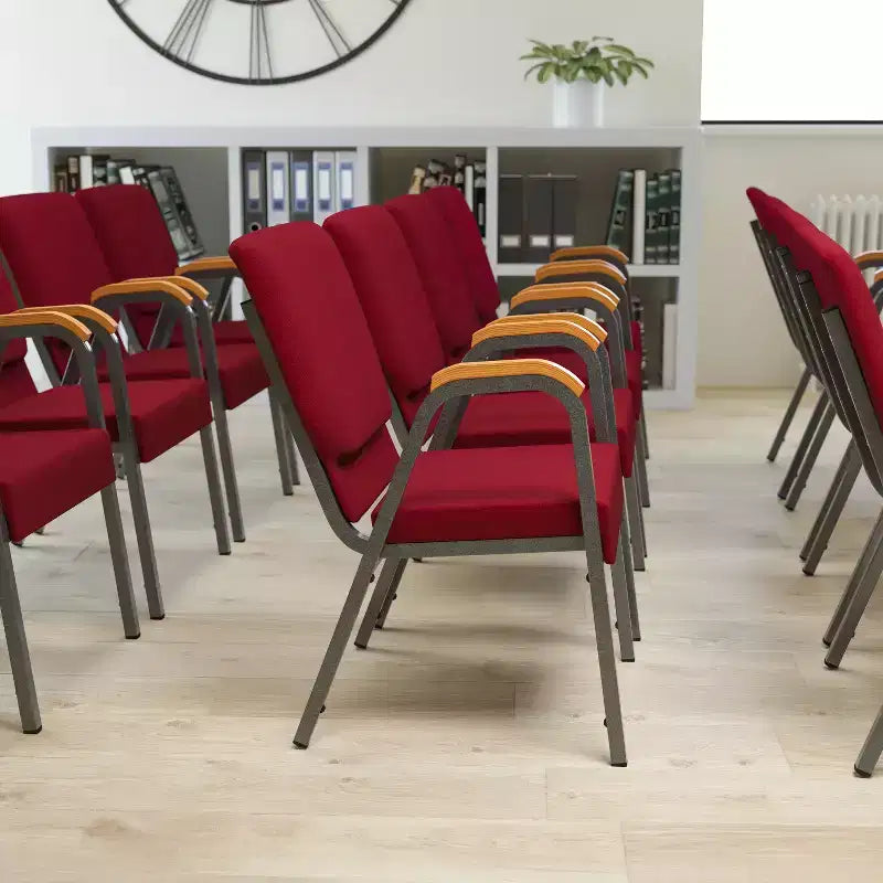 Chaise d'église empilable avec accoudoirs en bois, modèle 21W