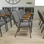 Chaise d'église empilable avec accoudoirs en bois, modèle 21W